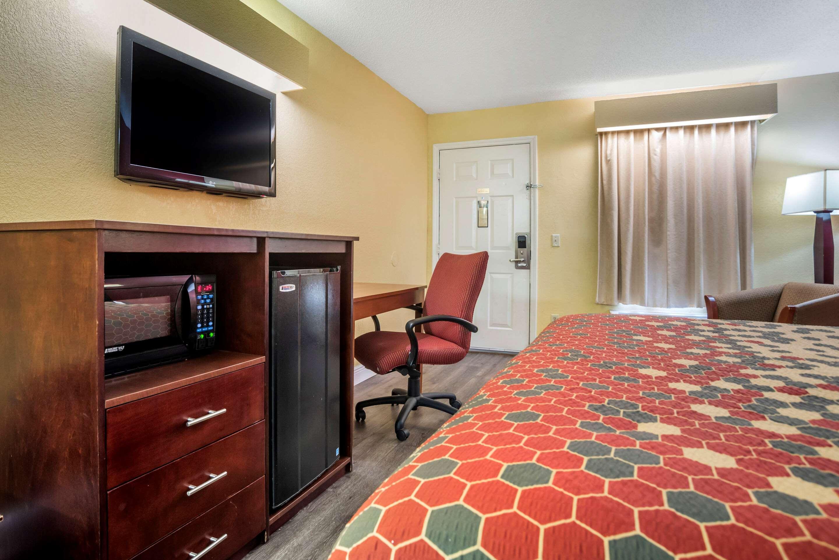 Econo Lodge Tupelo Buitenkant foto