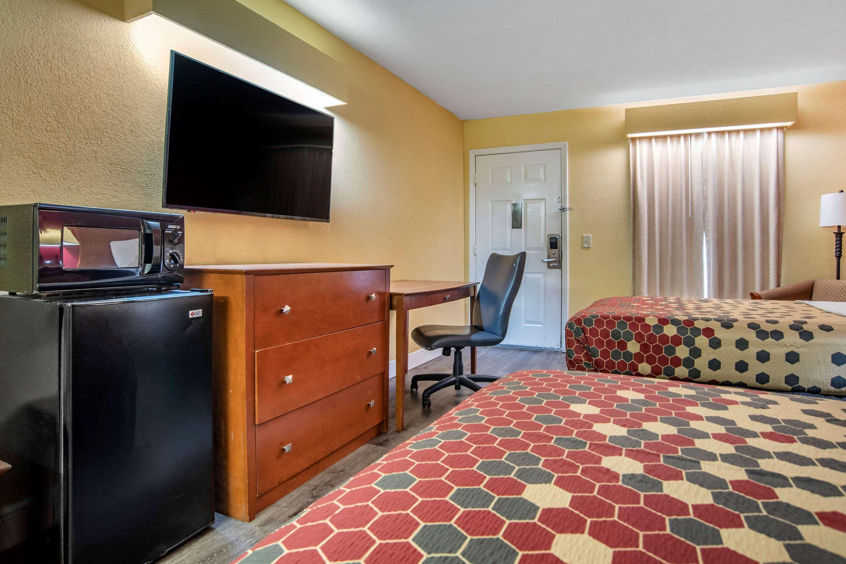 Econo Lodge Tupelo Buitenkant foto