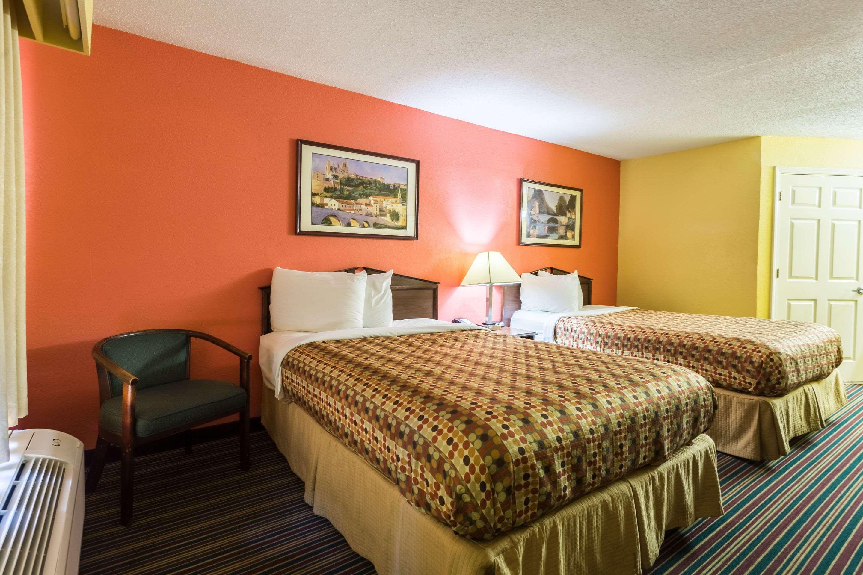 Econo Lodge Tupelo Buitenkant foto