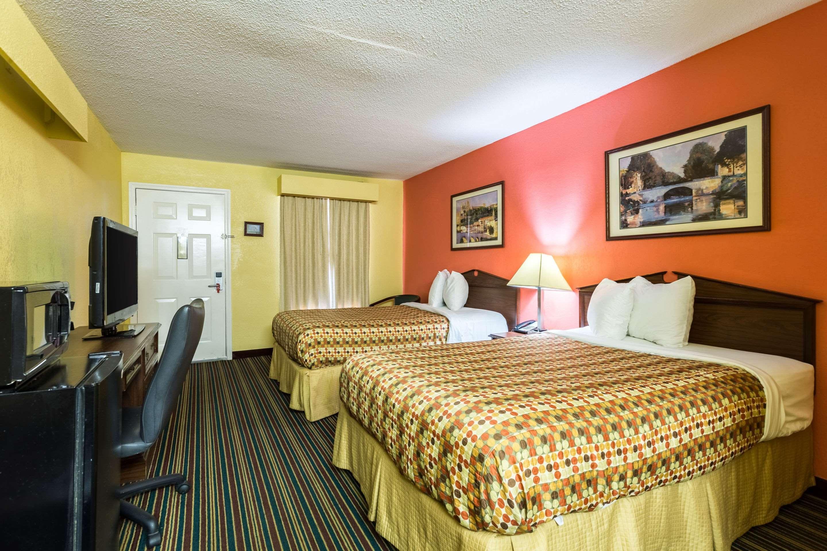 Econo Lodge Tupelo Buitenkant foto