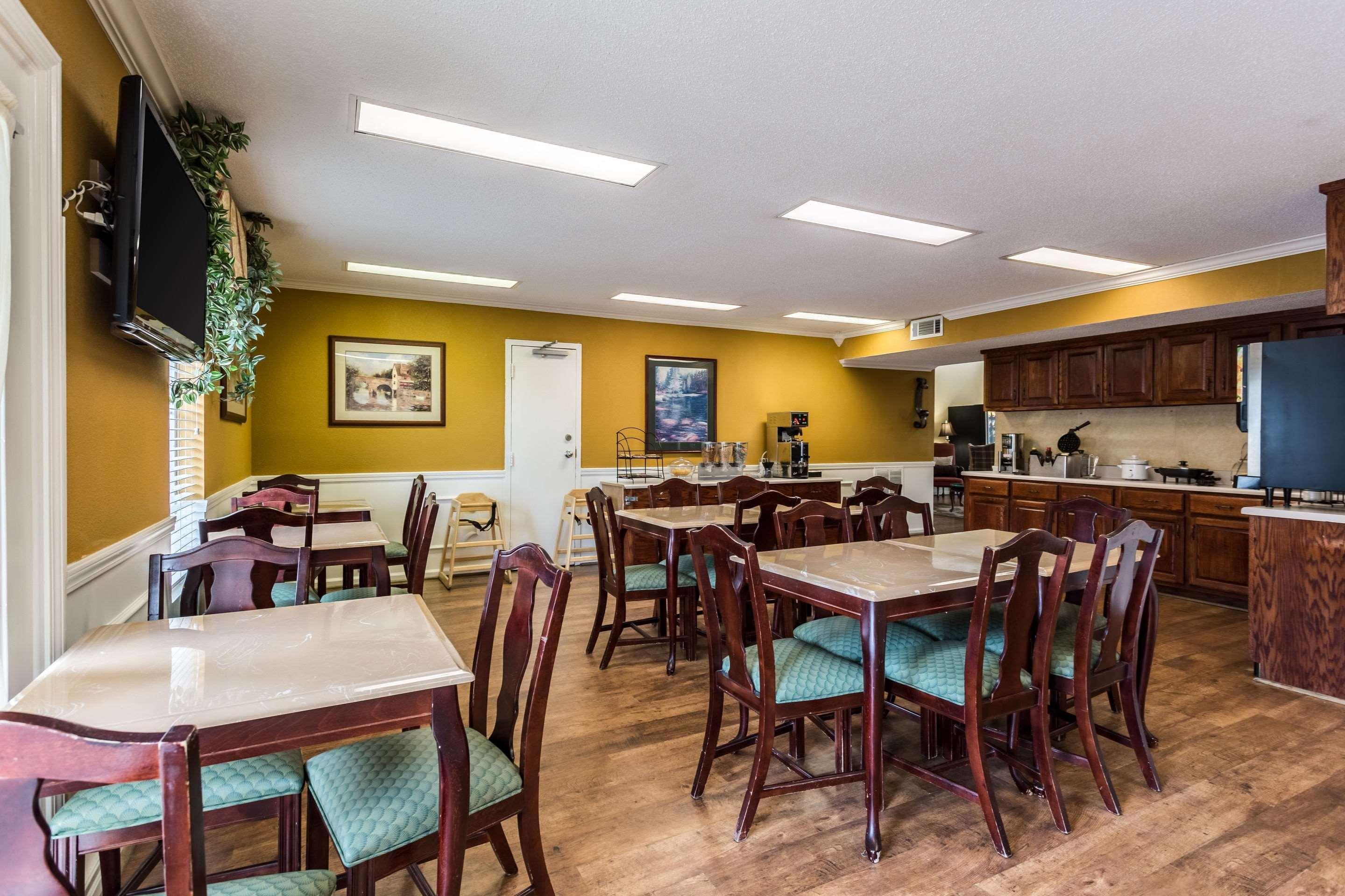 Econo Lodge Tupelo Buitenkant foto