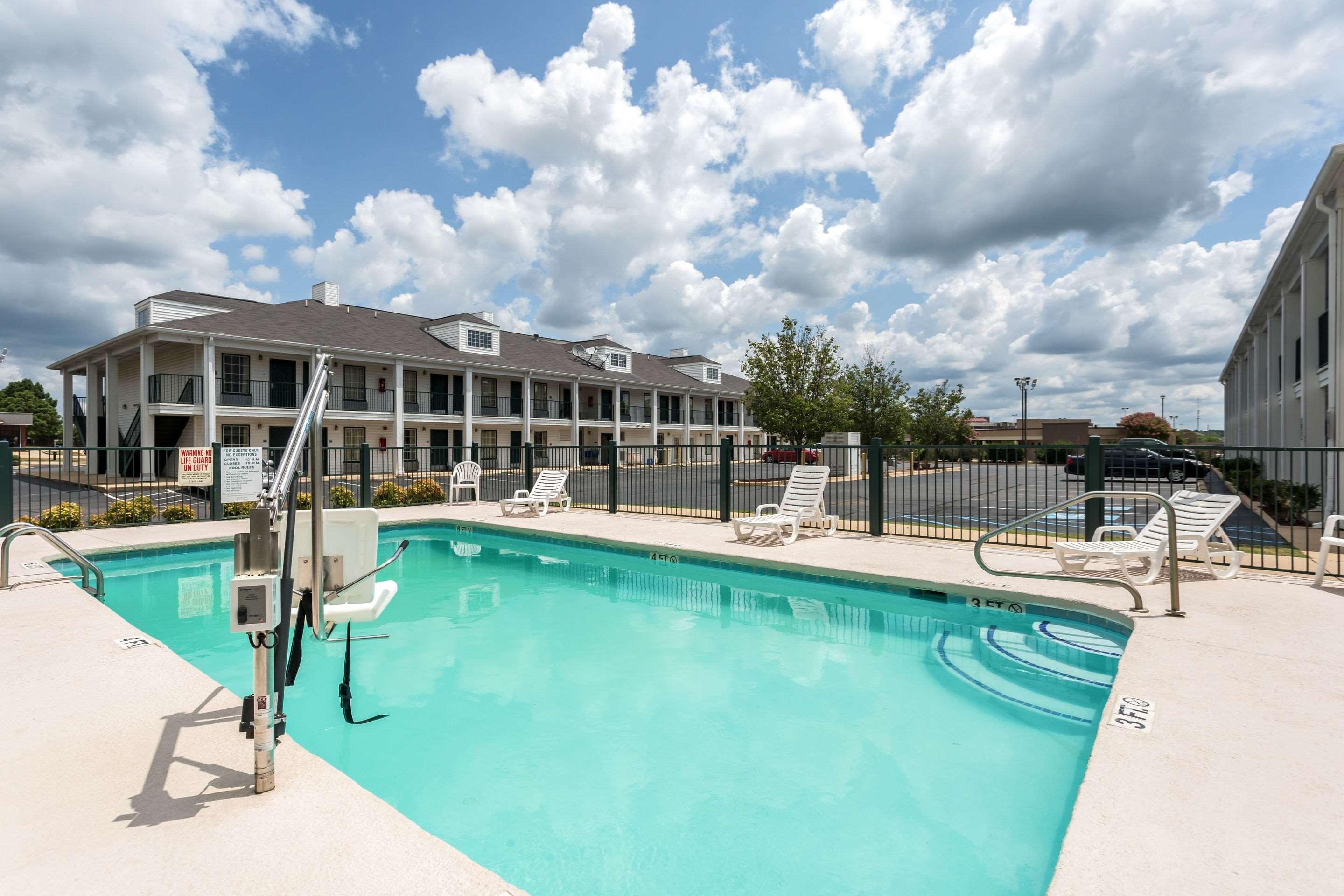 Econo Lodge Tupelo Buitenkant foto