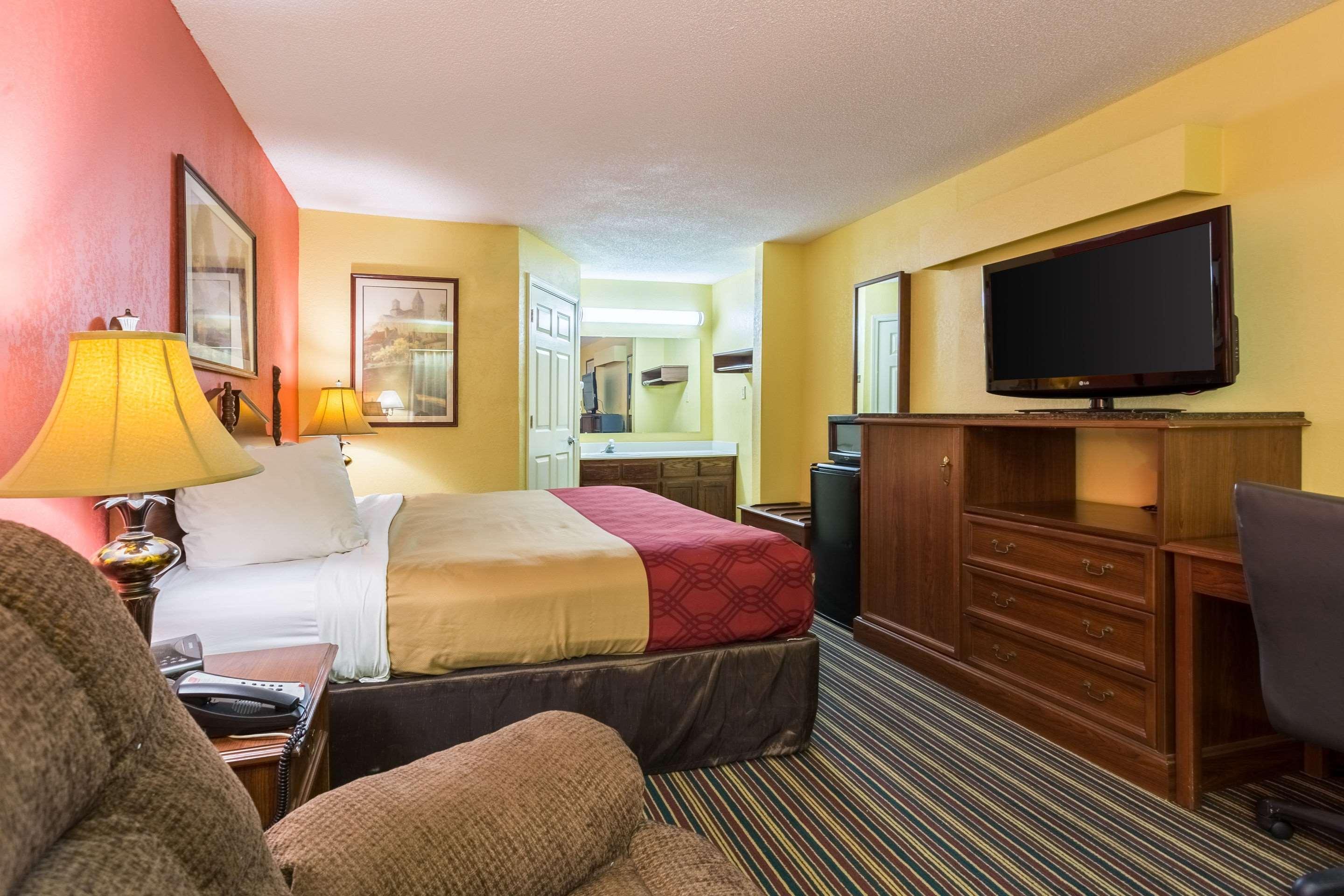 Econo Lodge Tupelo Buitenkant foto