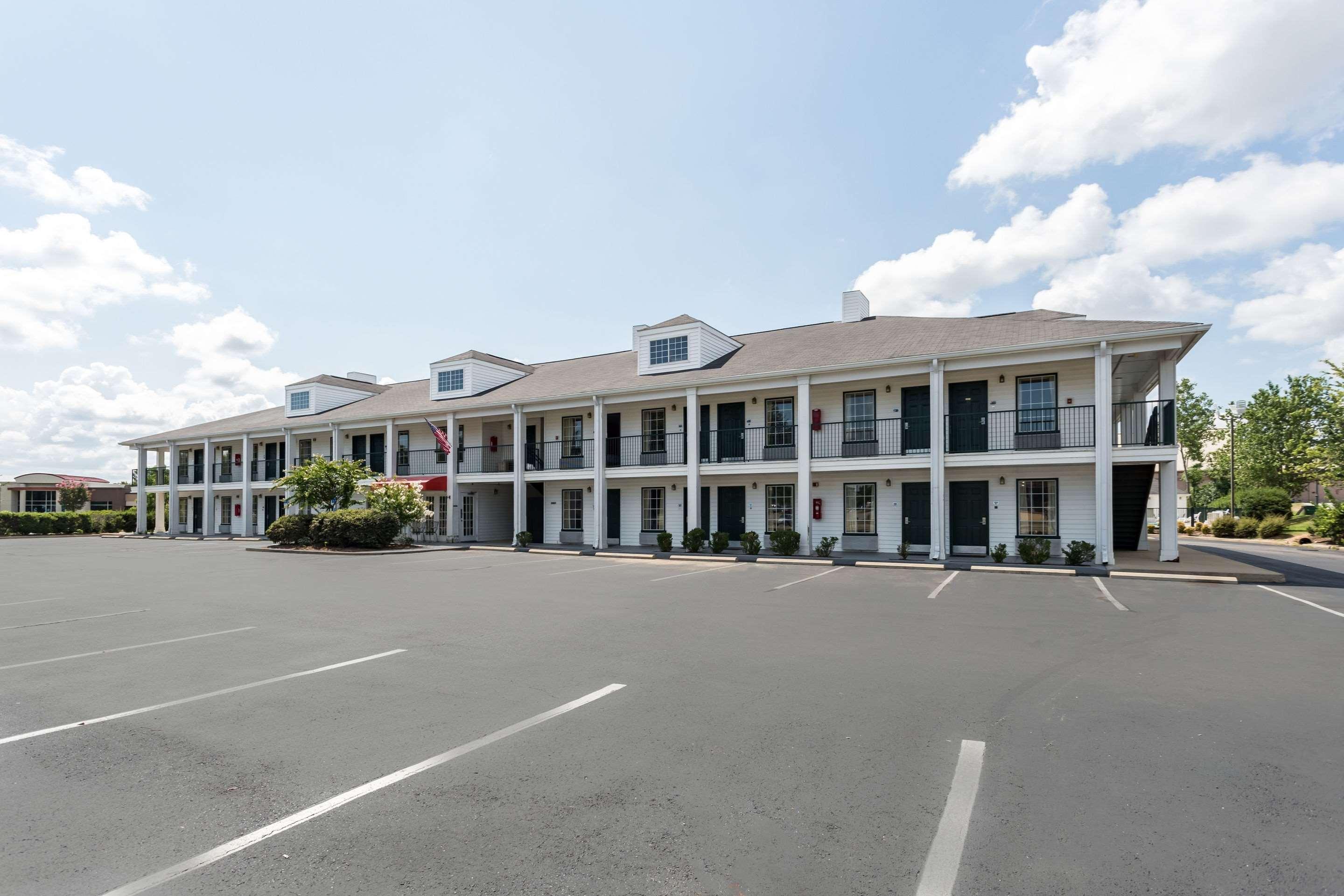 Econo Lodge Tupelo Buitenkant foto