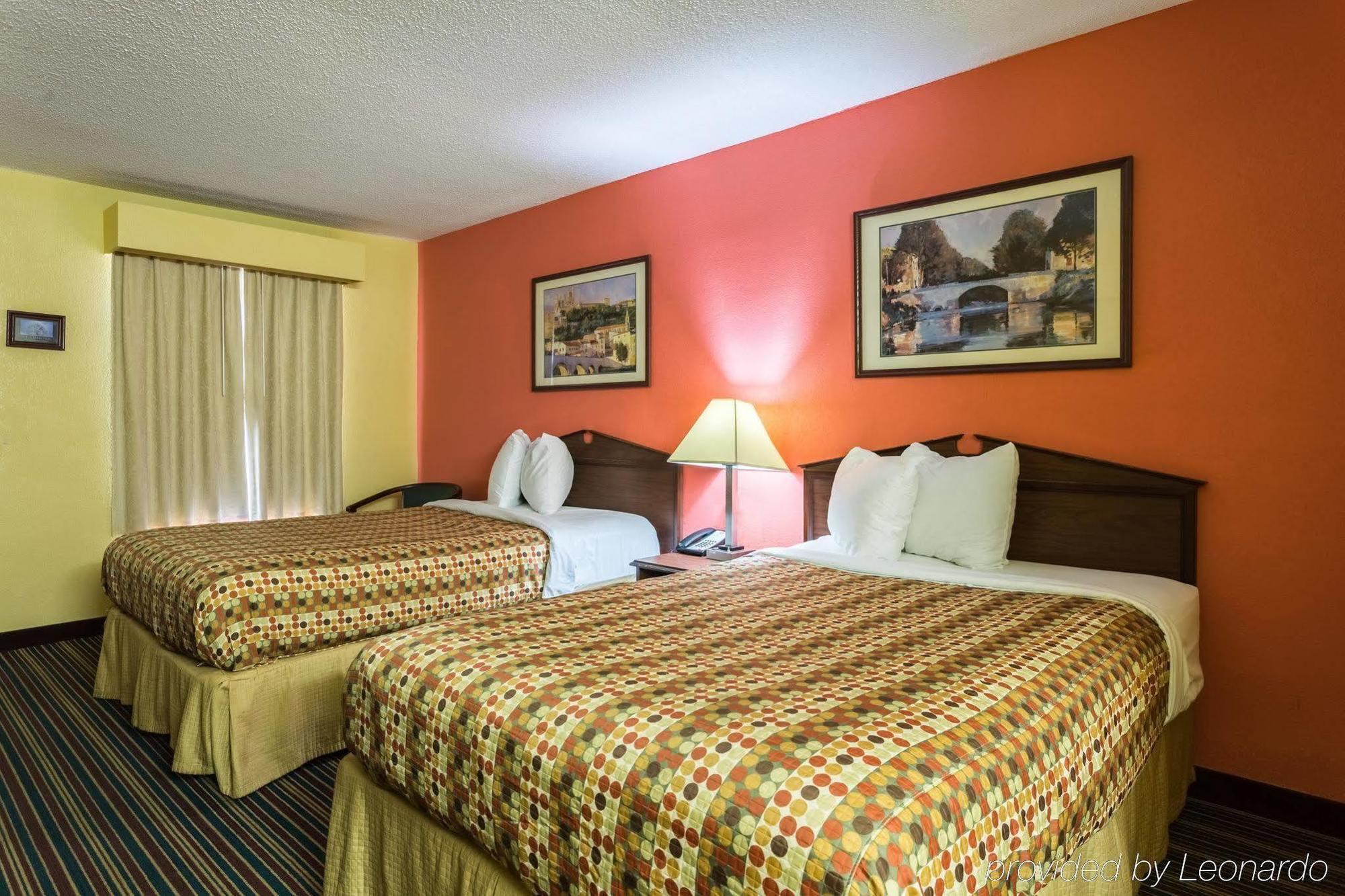 Econo Lodge Tupelo Buitenkant foto